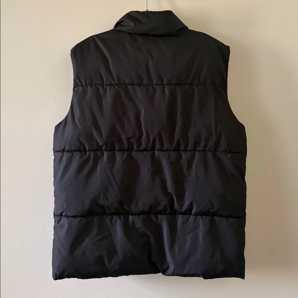 Old Navy Boys Black Quilted Puffer Vest SZ Medium (8)